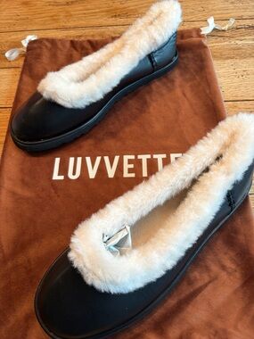 Luvvette
Black Leather flats/slippers with Cream Shearling Trim